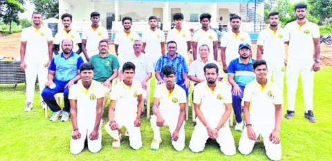 జిల్లా క్రీడాకారులు జాతీయస్థాయికి ఎదగాలి 