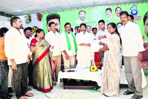 పేదల ఆత్మగౌరవం కోసమే ఇందిరమ్మ ఇళ్లు