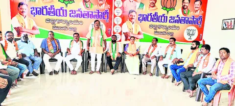 ప్రశ్నించే గొంతుకలను నొక్కడం సరికాదు