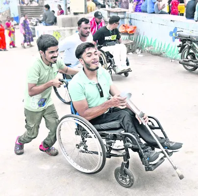 చిన్నబోయిన వైకల్యం! 