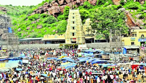గండి టెండర్లలో నిబంధనలకు పాతర