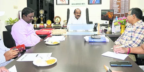 సార్వత్రిక సమ్మెకు దూరంగా ఉండాలి