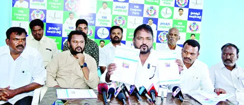 ఉపాధి, ఇసుకలో ‘తమ్ముళ్ల’ దోపిడీ