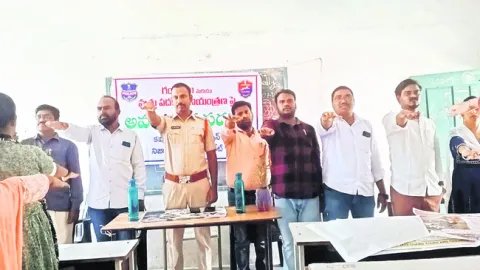 యువతపైనే దేశ భవిష్యత్‌