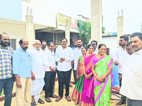 కేటీఆర్‌ వాస్తవాలు తెలుసుకొని మాట్లాడాలి 