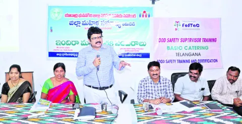 మహిళా శక్తి సంబరాలకు ఏర్పాట్లు చేయండి