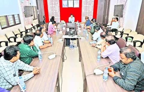 విద్యాభివృద్ధికి కృషి చేయాలి