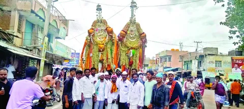 34 ఏళ్ల తర్వాత భేటీకి వచ్చిన పీర్లు 
