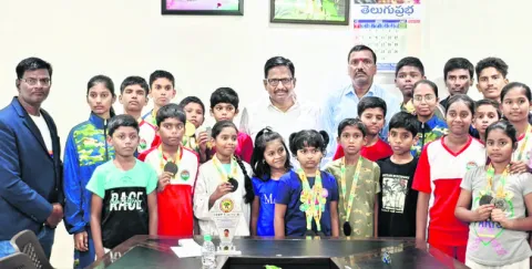 జాతీయస్థాయి కిక్‌బాక్సింగ్‌ పోటీలకు ఎంపిక 
