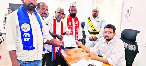 అక్రమ కేసులు బనాయించడం దారుణం