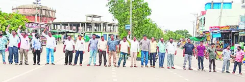 కూల్చివేతలు ఆపండి 