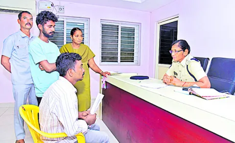 పోలీస్‌ గ్రీవెన్స్‌కు 62 ఫిర్యాదులు 