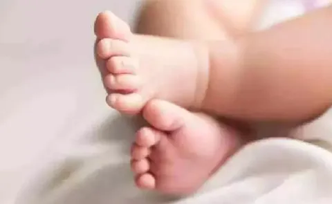 Baby in Bag in Toilet Train Story from Bihar12