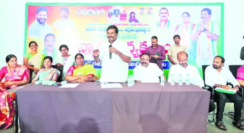 అతివల ఆర్థికాభివృద్ధికి బాటలు 