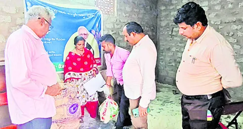 రేషన్‌ పంపిణీలో అక్రమాలకు పాల్పడితే చర్యలు 