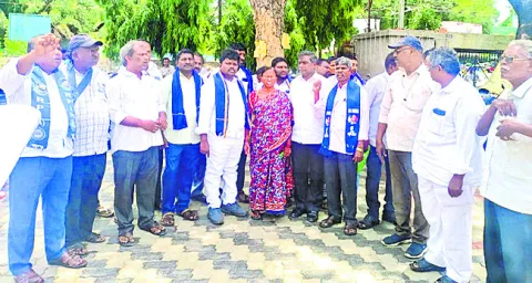 స్థల ఆక్రమణపై విచారణకు హాజరైన కిలారి
