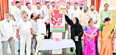 సంక్షేమ ప్రదాత వైఎస్సార్‌