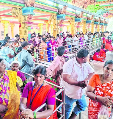 మద్ది క్షేత్రానికి పోటెత్తిన భక్తులు 