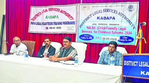చెట్టుపై నుంచి జారిపడిన వ్యక్తి మృతి