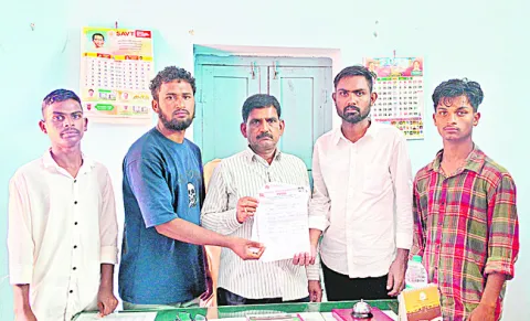 ప్రభుత్వ పాఠశాలల్లో వసతులు కల్పించండి 