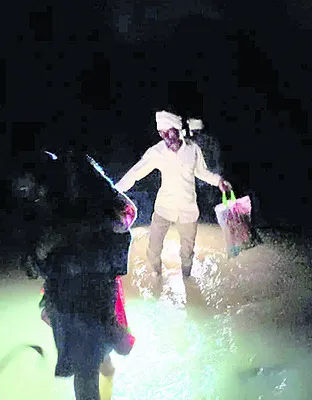 వాగు దాటితేనే వైద్యం