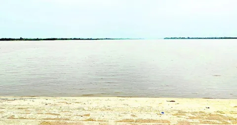 ప్రాణహిత పరవళ్లు.. 