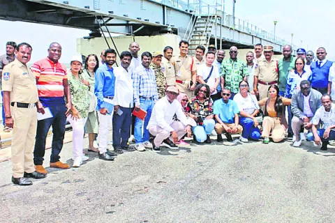 సాగర్‌ను సందర్శించిన విదేశీయులు 