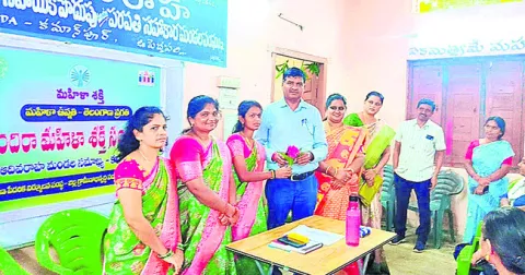 మహిళలు ఆర్థికంగా ఎదగాలి