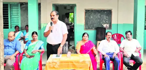 విద్యార్థులు విలువలు పెంపొందించుకోవాలి