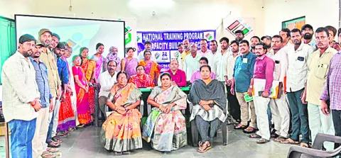 ఎన్నికల నిర్వహణపై అవగాహన పెంచుకోవాలి 