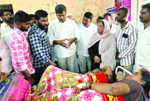 ఆకుతో