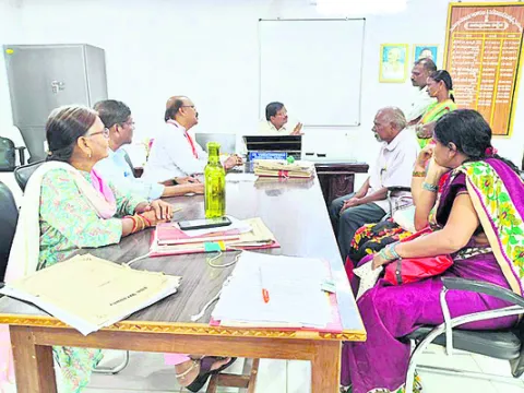 తల్లిదండ్రులను నిర్లక్ష్యం చేయొద్దు