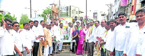 వైఎస్సార్‌ ఆశయాలు ఆదర్శం