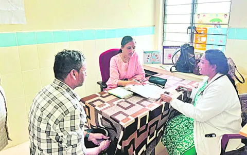 ‘ఆరోగ్య మహిళ’ను వినియోగించుకోవాలి 