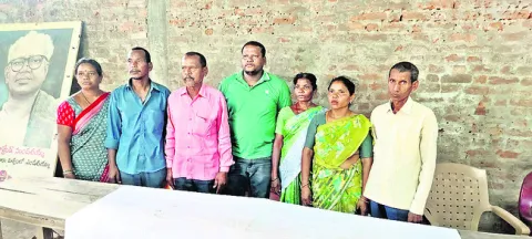 ఐదు గిరిజన కుటుంబాల వెలి..