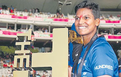 Deepti Sharma nears top rank8