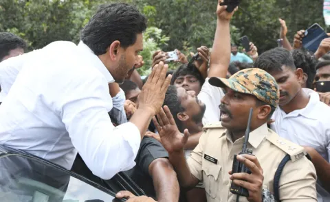 SP Manikanta Over At YS Jagan Convoy In Bangarupalyam9