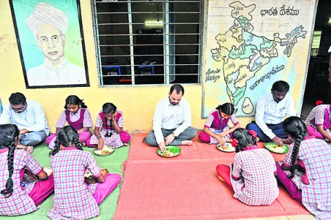 విద్యార్థుల హెల్త్‌ ప్రొఫైల్‌ తయారు చేయాలి