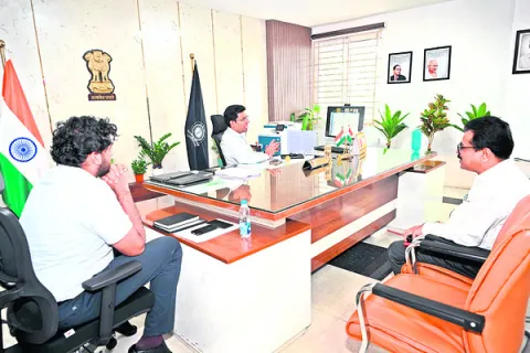 అన్నదాత సుఖీభవ జాబితా ప్రదర్శించాలి