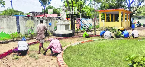 మద్యం తాగి వాహనాలు నడిపిన వారికి వినూత్న శిక్ష 
