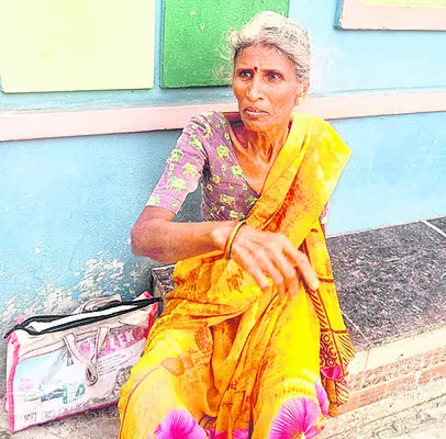పెన్షన్‌ ఇప్పిస్తానని పుస్తెలతాడు చోరీ