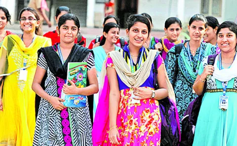 ఇంజినీరింగ్‌ ప్రవేశాలకు నేటితో తెర 