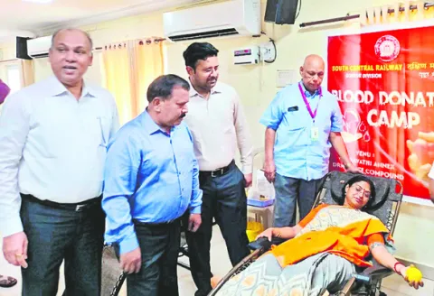 రక్తదానం ప్రాణ దానంతో సమానం 