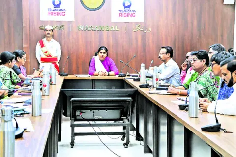 అధికారులు సమన్వయంతో  పనిచేయాలి