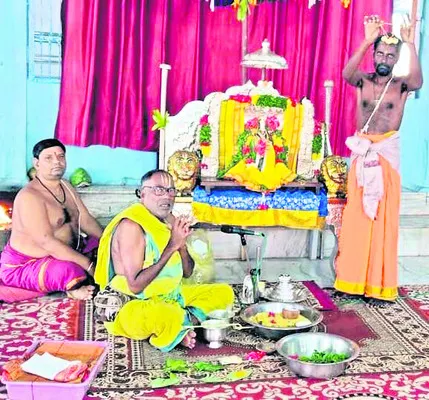 మట్టపల్లిలో నృసింహుని నిత్య కల్యాణం