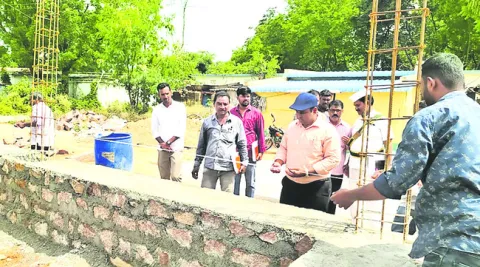 ఇళ్ల నిర్మాణం వేగవంతం చేయండి 