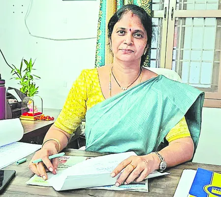ఐసీడీఎస్‌ పీడీగా లక్ష్మి 