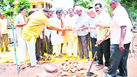 ప్రజల అవసరాలకు అనుగుణంగా కమ్యునిటీ హాల్‌ నిర్మాణం 