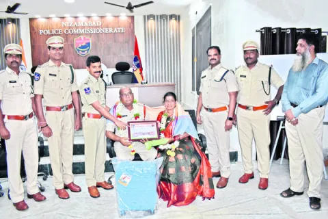 ఉద్యోగులకు పదవీ విరమణ తప్పనిసరి 