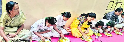 విద్యార్థులకు నాణ్యమైన భోజనం అందించాలి 